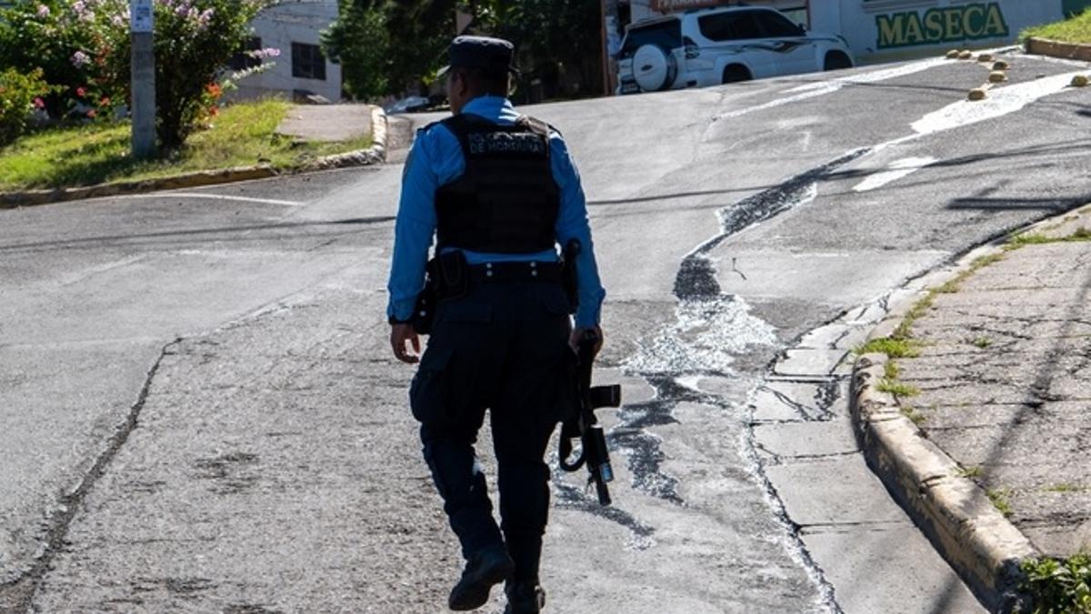 Un agente de la policía hondureña.