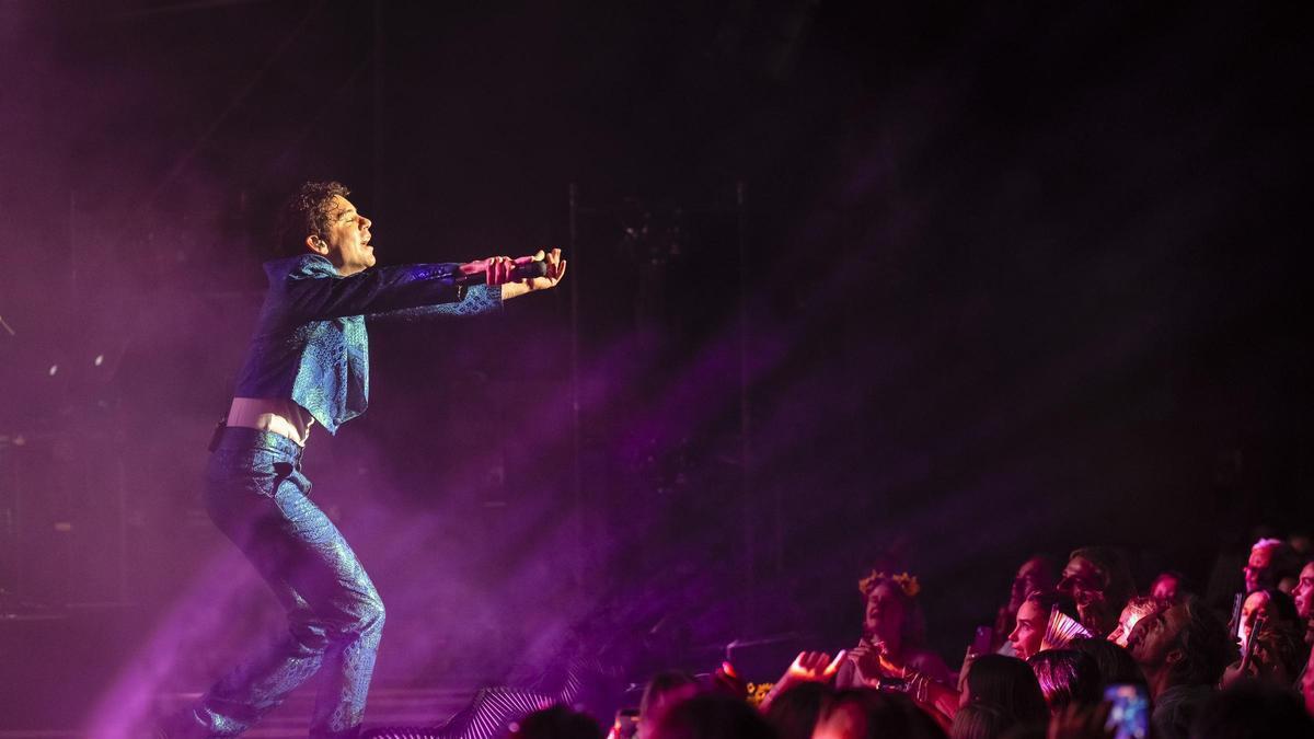 Mika durant el seu concert a Cap Roig.