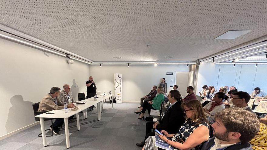 L’Associació de Regions Aeroportuàries debat a Manises els reptes de la sostenibilitat europea