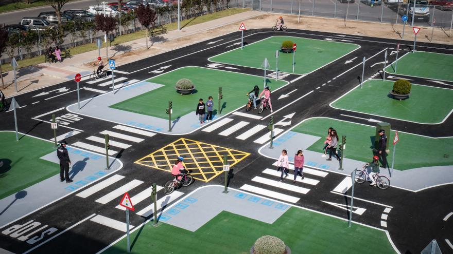 Obras en el parque de educación vial de Badajoz a los diez días de ser inaugurado