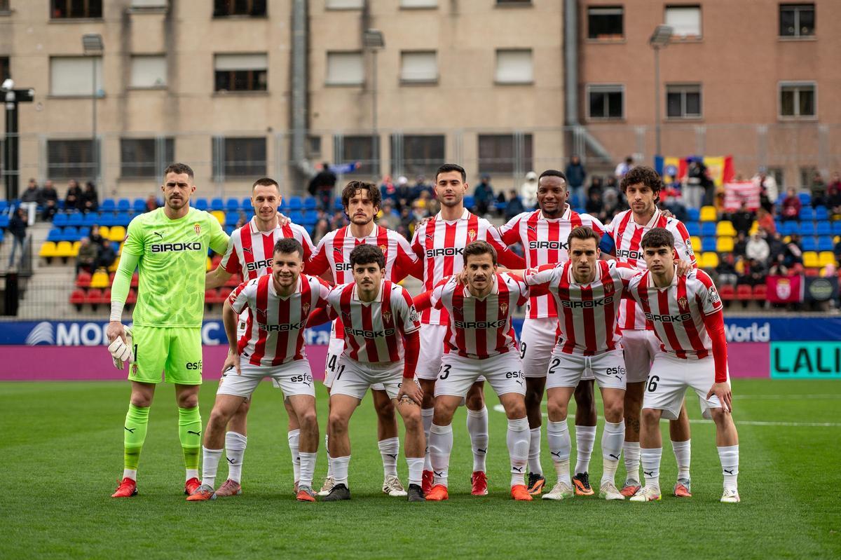 En imágenes: las fotos del partido entre el Andorra y el Sporting de Gijón