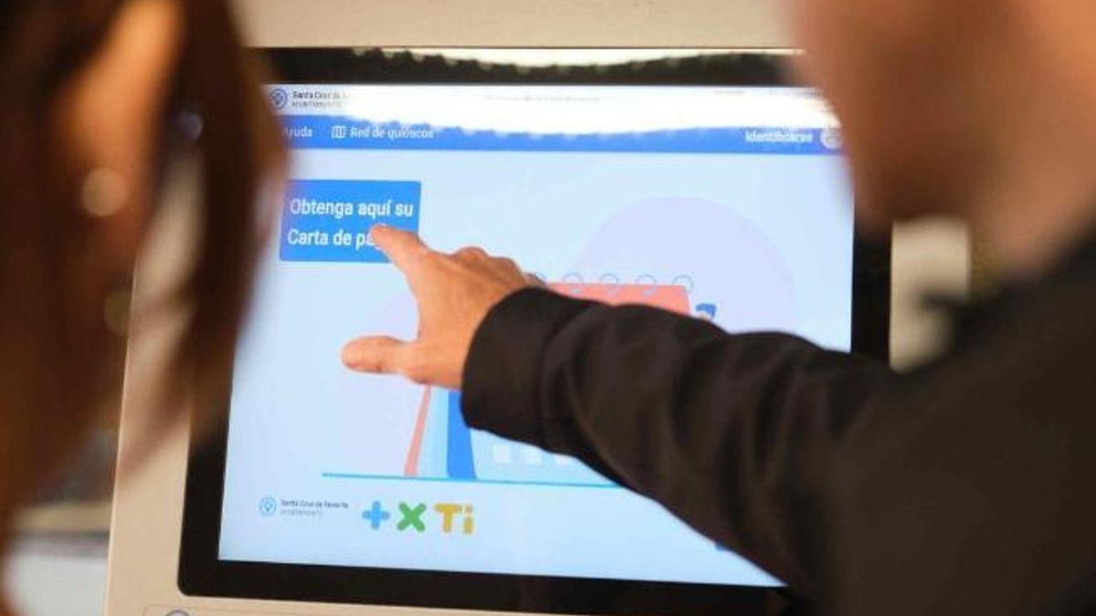 Una máquina para pagar impuestos instalada en Santa Cruz de Tenerife.