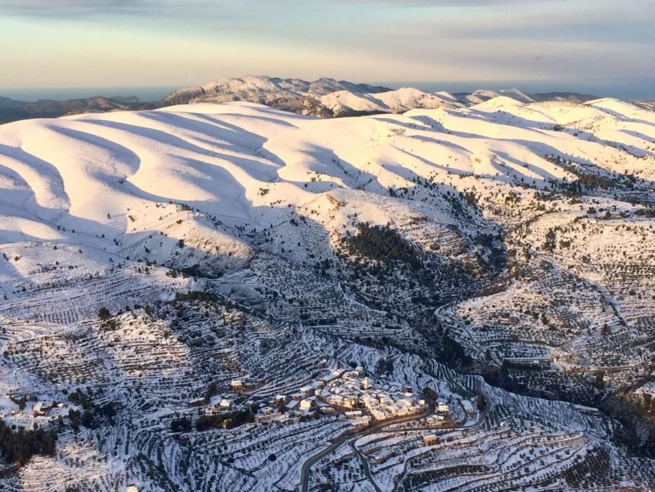 El temporal de nieve desde el cielo