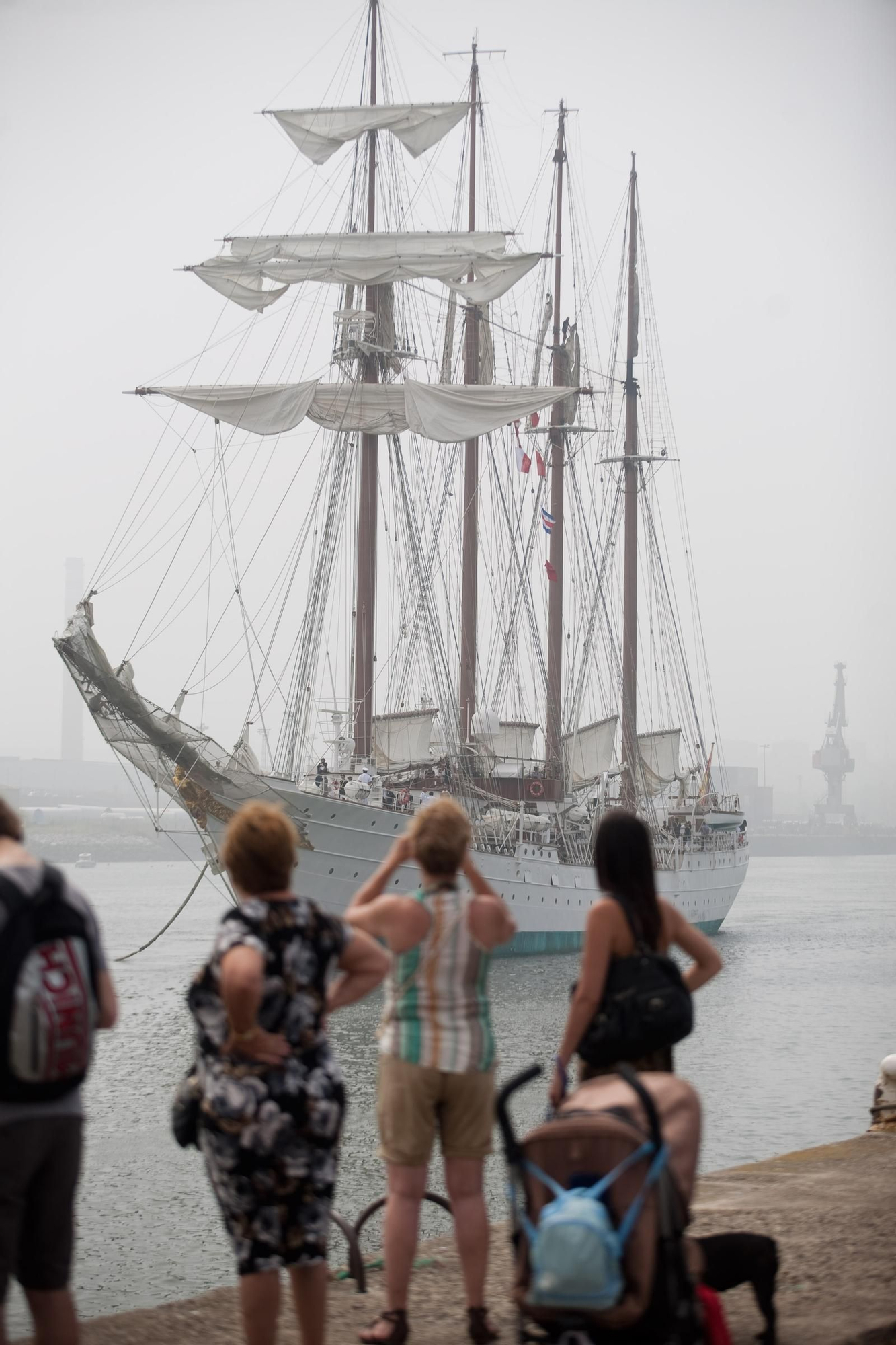 En imágenes: Así fue la última visita del Juan Sebastián Elcano a Asturias, en 2013 y a Avilés