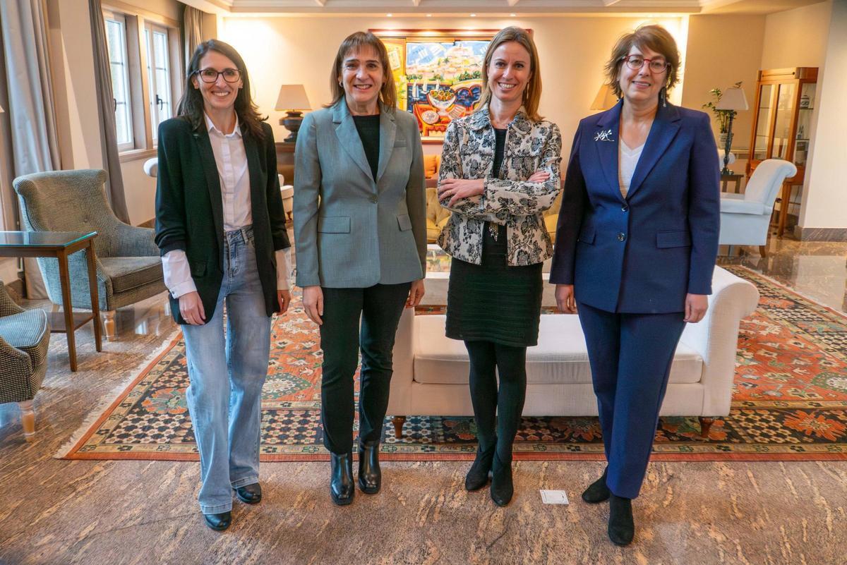 Rosa Crujeiras, María José López Couso, Maite Flores y Alba Nogueira arrancan este martes 27 de enero sus campañas.