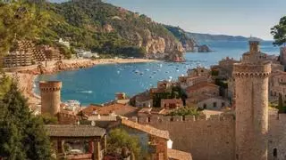 El pueblo medieval más bonito de España tiene un recinto amurallado, está declarado Conjunto Histórico-Artístico y está en Cataluña