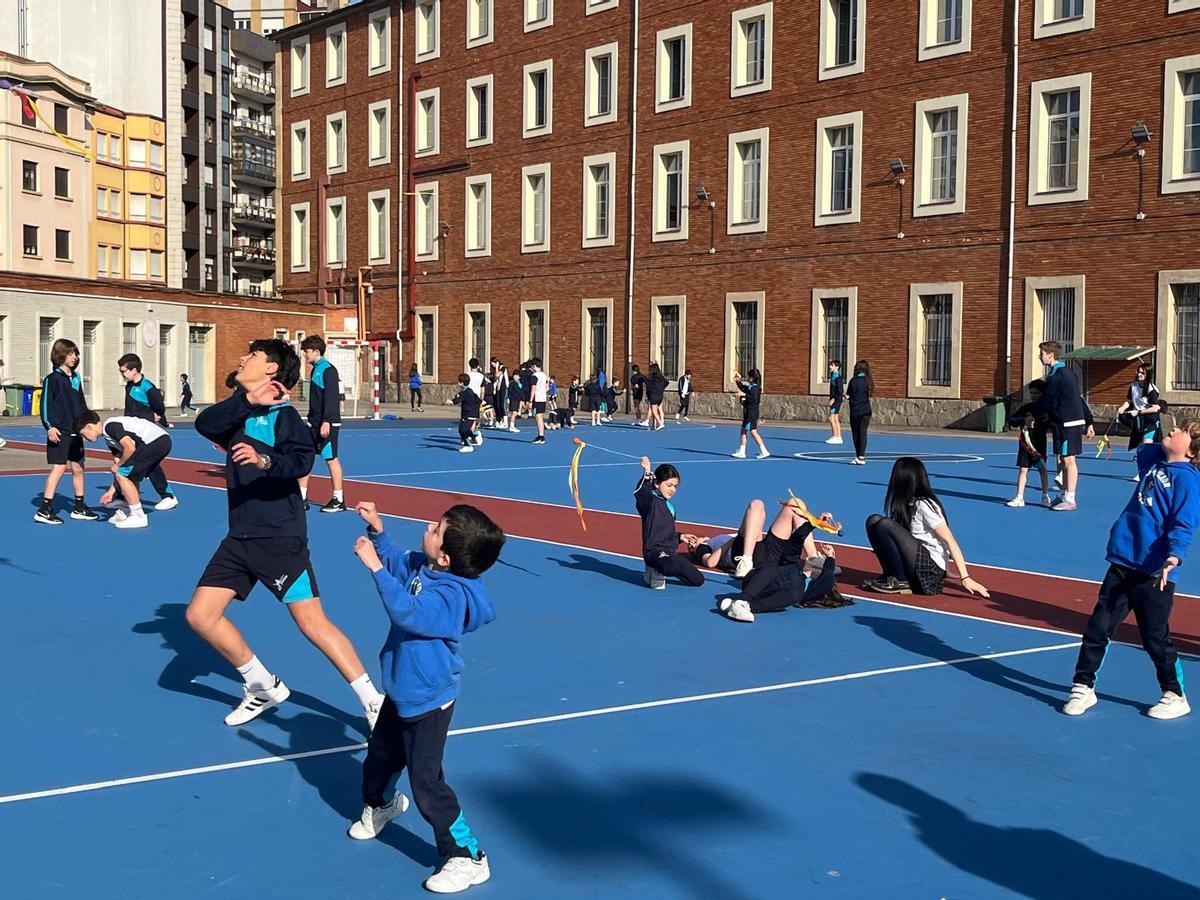 La Inmaculada pone fin a sus fiestas colegiales (en imágenes) La Inmaculada pone fin a sus fiestas colegiales (en imágenes)
