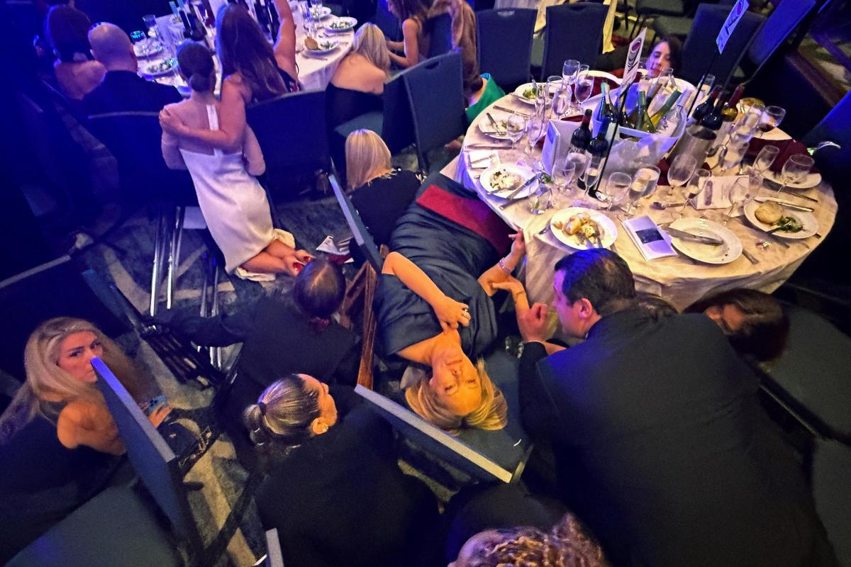 Trump, evacuado ileso de la cena de corresponsales de la Casa Blanca tras un intento de atentado.