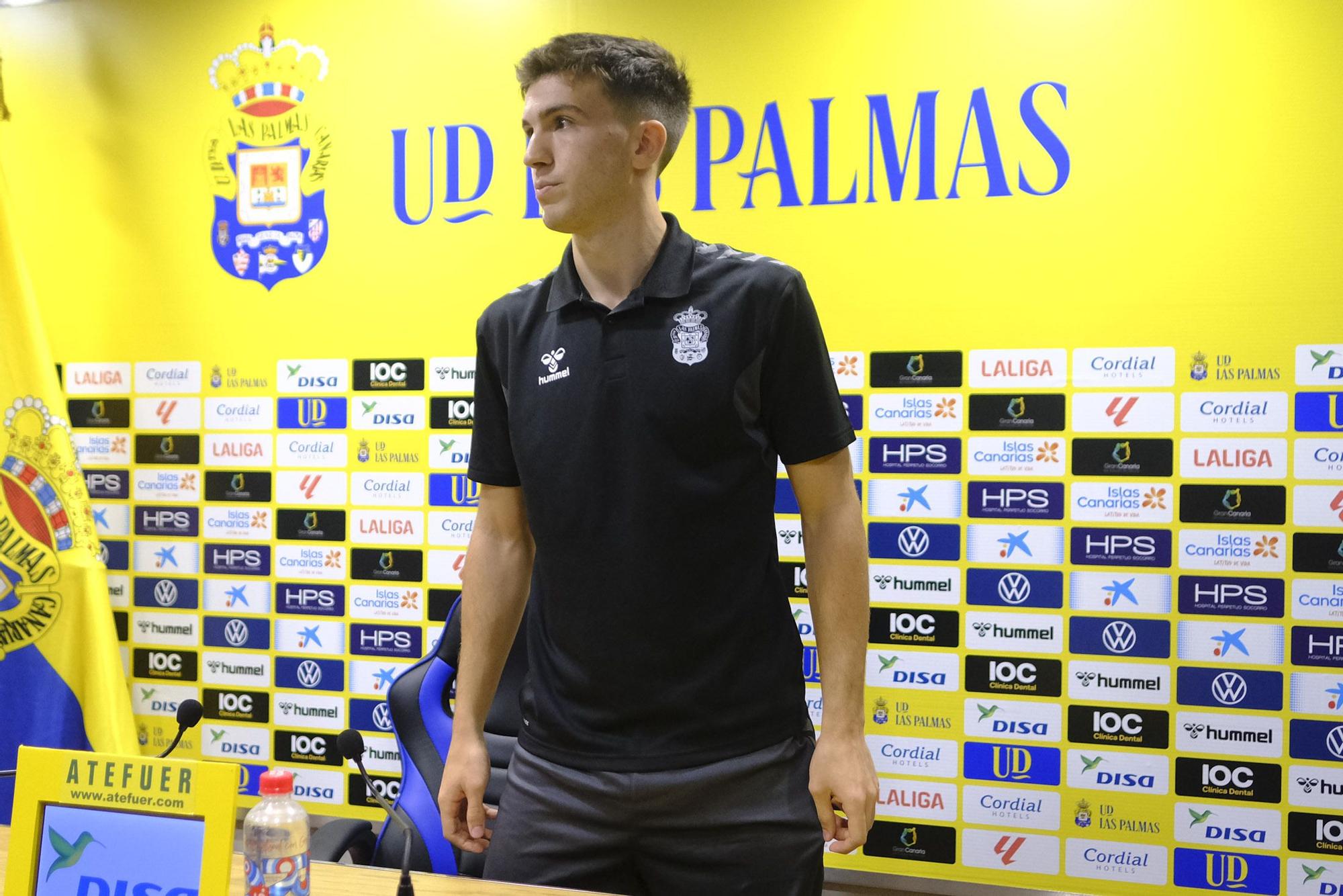 Presentación de Maxi Perrone, nuevo jugador de la UD Las Palmas