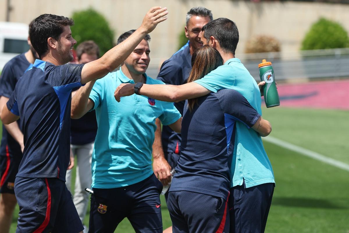 ¡Euforia absoluta! Así ha celebrado el Juvenil 'A' el título de Liga