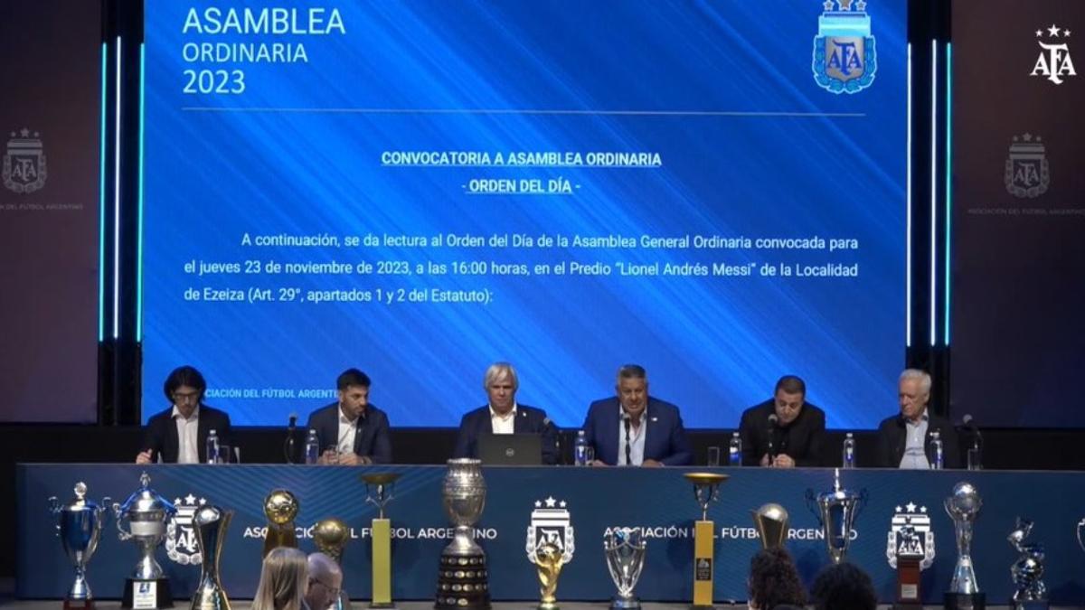 Representantes de 45 clubes -tanto de la Liga Profesional como del ascenso llevaron a cabo la Asamblea General