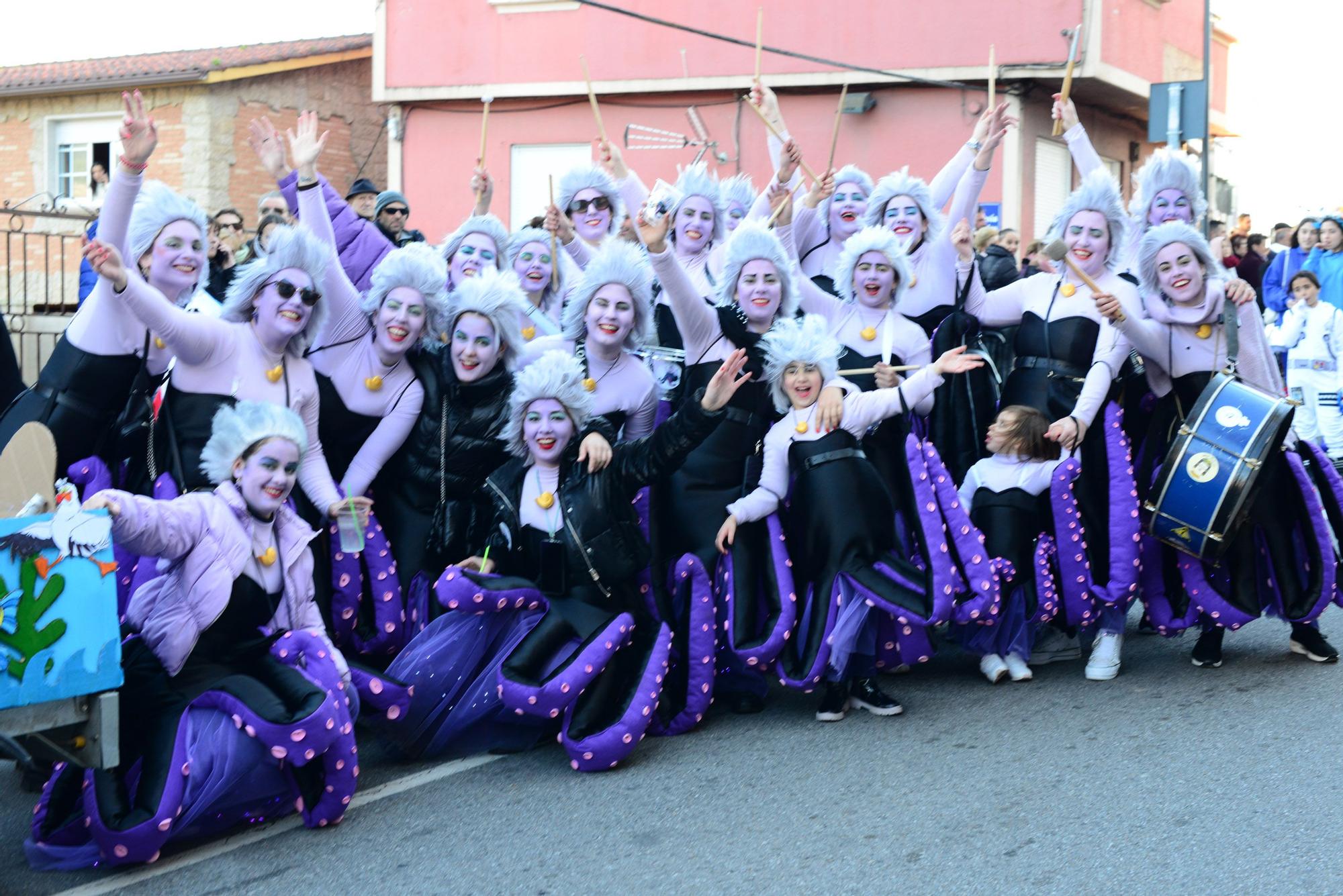 Moaña "llora" el fin del carnaval con el Enterro da Sardiña