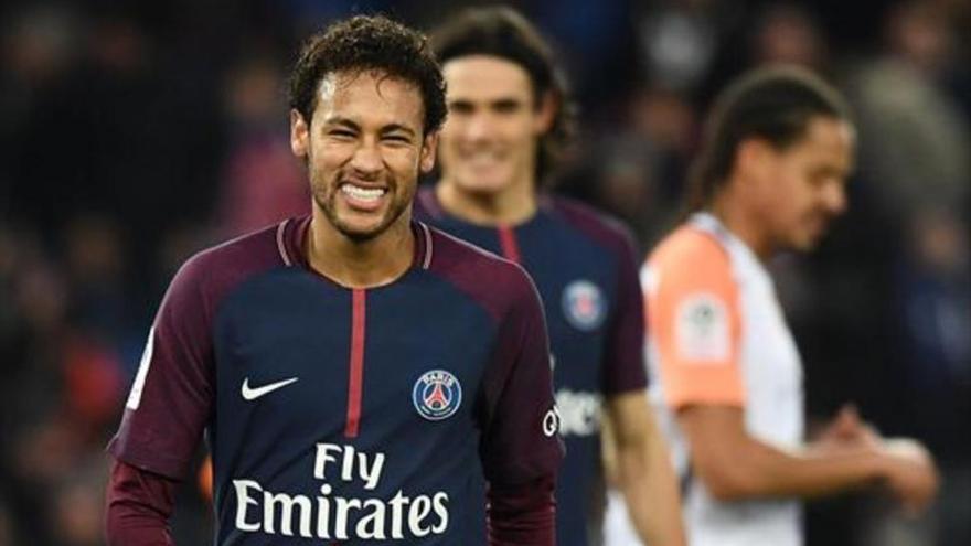 Neymar cobra tres millones de euros al mes