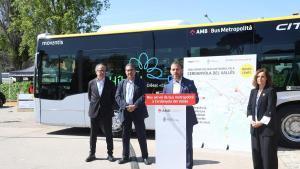 El alcalde de Cerdanyola y vicepresidente de Movilidad del AMB, Carlos Cordón, en la presentación del nuevo servicio de bus del municipio.
