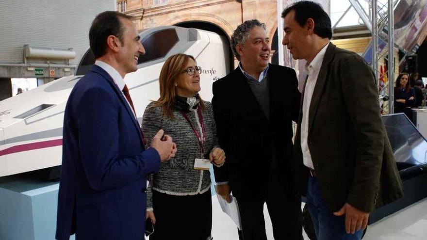 Maíllo, con el secretario de Estado de la Seguridad Social, Tomás Burgos, Mayte Martín Pozo y José Luis Prieto.