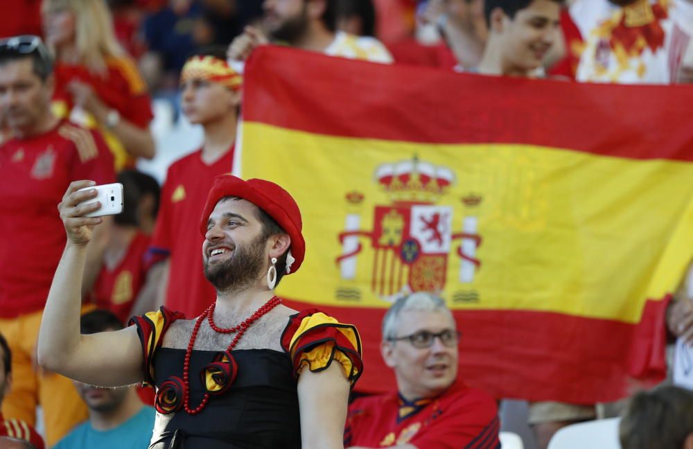 Eurocopa 2016: Los aficionados españoles toman las gradas