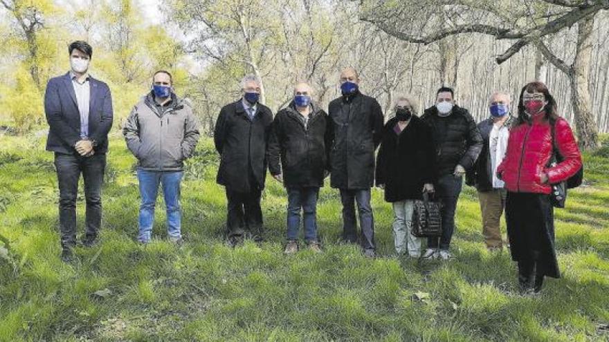 Visita de Olona a la zona de limpieza de la ribera