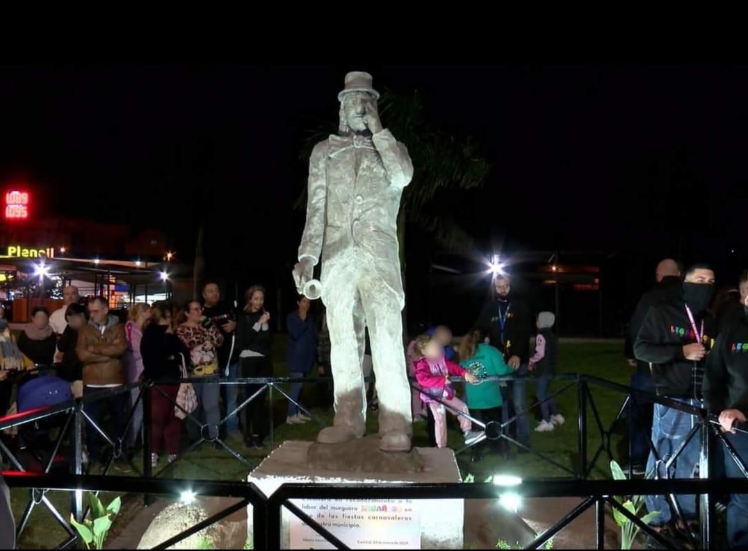 Escultura en homenaje a Los Legañosos en El Carrizal