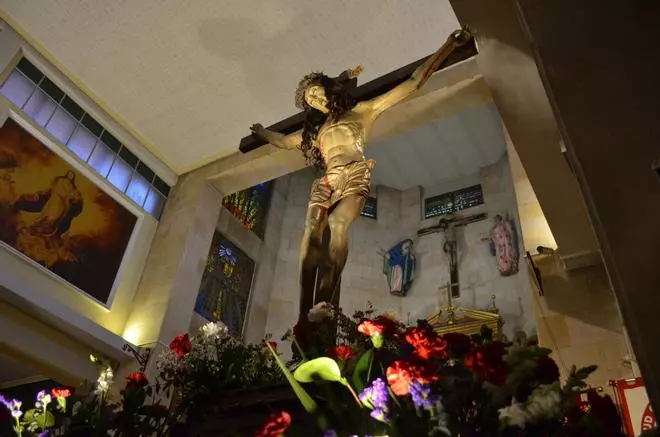 Imposición de medallas a los cofrades del Silencio en Benavente