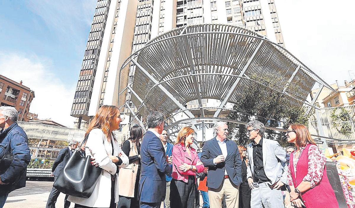 Equipo de PP y Ciudadanos en la inauguración de la Plaza Salamero