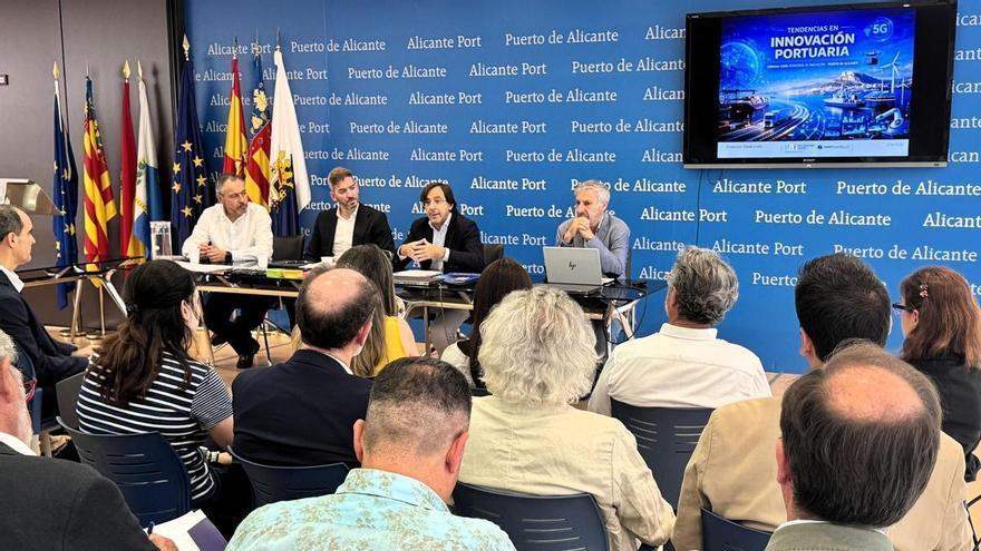 El Puerto de Alicante presenta su estrategia de innovación a empresas y profesionales