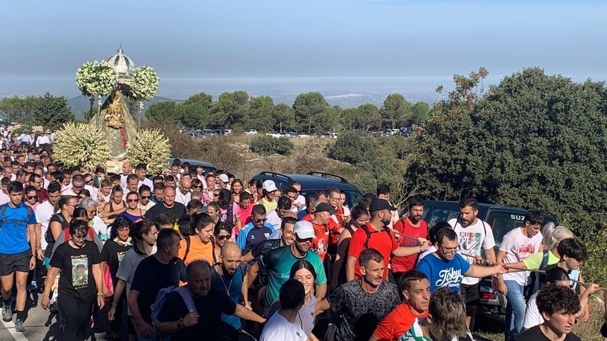 La Virgen de la Sierra regresa al Picacho tras un mes en la ciudad