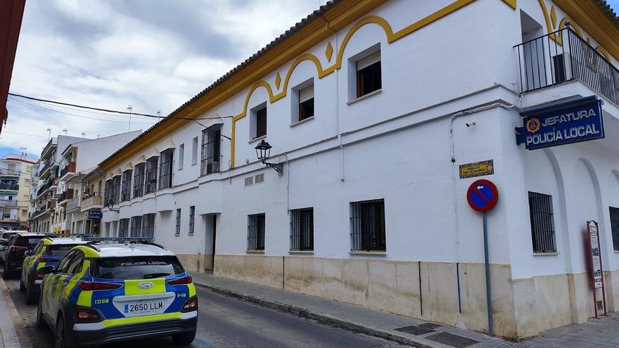 Vigilantes de seguridad agreden a un hombre en la puerta de un local de copas de Palma del Río