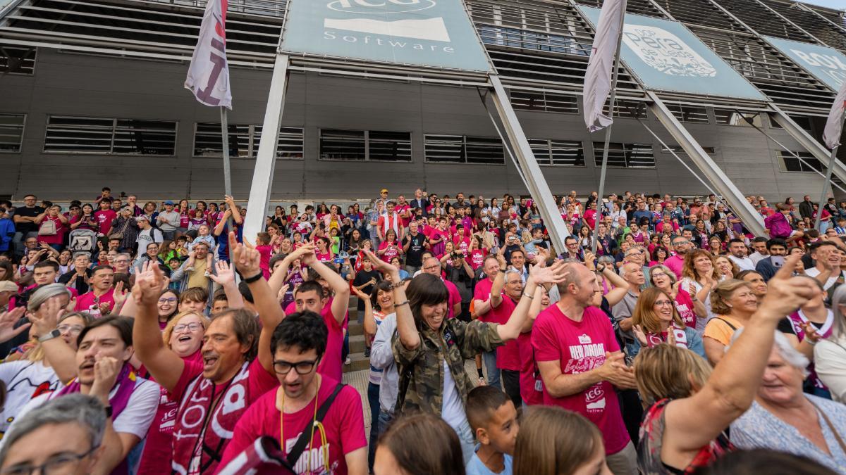 Jugadores y el cuerpo técnico del Força Lleida celebran su ascenso a la Liga Endesa