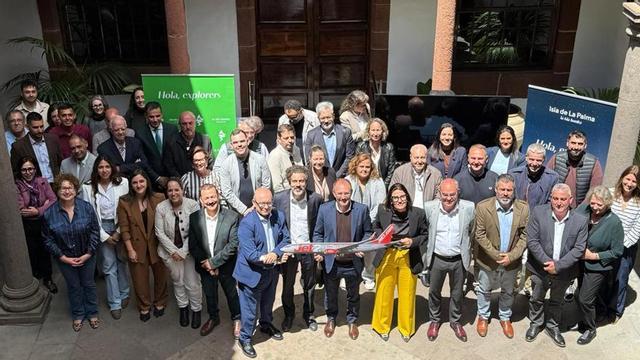 Imagen de la presentación del acuerdo entre el Cabildo de La Palma y la aerolínea británica. | EL DÍA