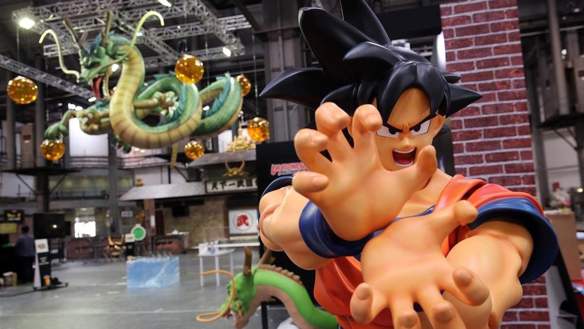 Detalles de los preparativos de la muestra 'Dragon Ball World Adventure', este miércoles en el Manga Barcelona.