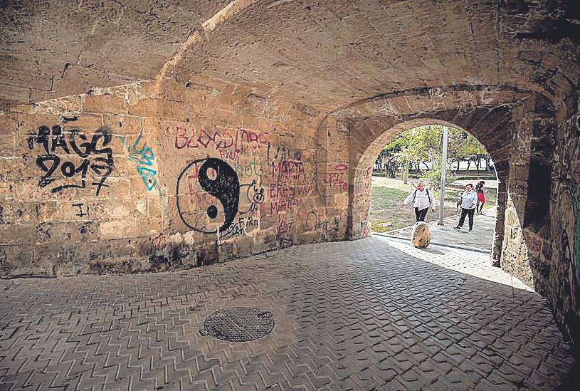 Vandalismo de autor en la muralla