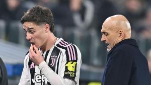 Turin (Italy), 26/02/2026.- Juventus Kenan Yldiz (L) and coach Luciano Spalletti at the end of the UEFA Champions League soccer match Juventus FC vs Galatasaray SK at the Allianz Stadium in Turin, Italy, 25 February 2026. (Liga de Campeones, Italia) EFE/EPA/Alessandro Di Marco