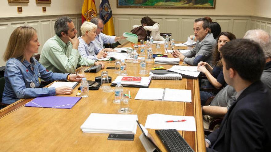 Comisión en el Parlamento sobre la Ley del Suelo.