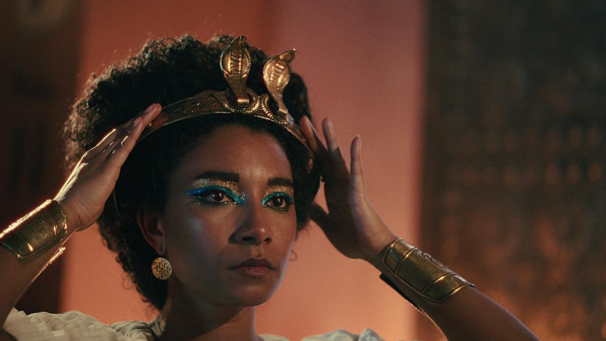 Adele James, como Cleopatra en 'Reinas de África'