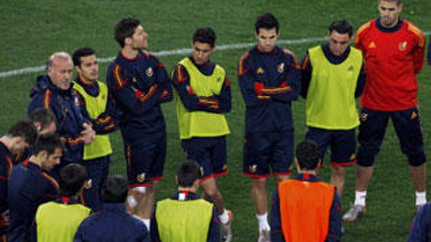 Los jugadores de la Roja realizaron ayer su último entrenamiento antes de la final.