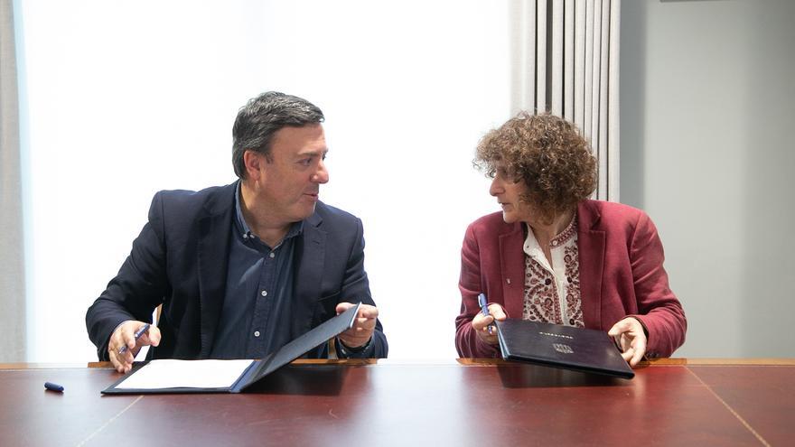 O Concello de Santiago e a Deputación da Coruña asinan o convenio das obras do estadio Verónica Boquete