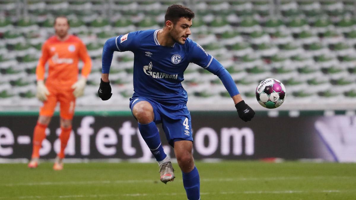 Ozan Kabak, flamante incorporación del Liverpool