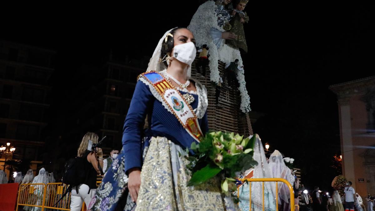 Búscate en el primer día de la ofrenda por la Calle Caballeros de las 21:00 a las 22:00