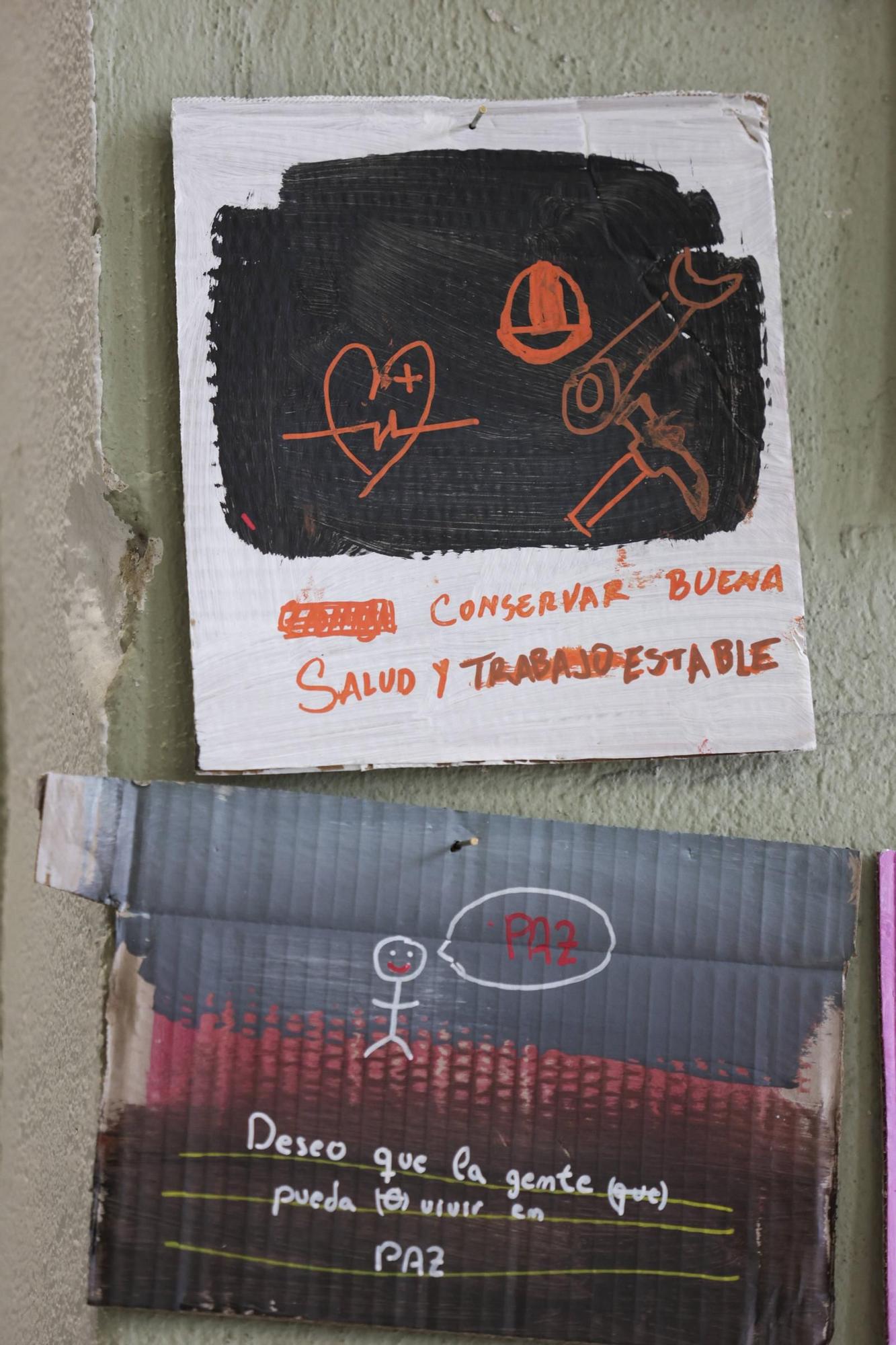 Una casa, un coche o un cordero: los deseos de los hombres y las mujeres que han llegado a Asturias huyendo de sus hogares