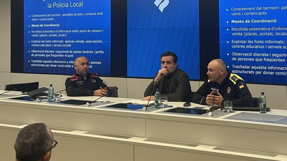 Els comandaments policials a la jornada sobre marihuana