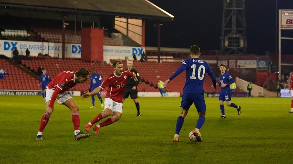 Le costó adaptarse al Oakwell Stadium a los 'blues'