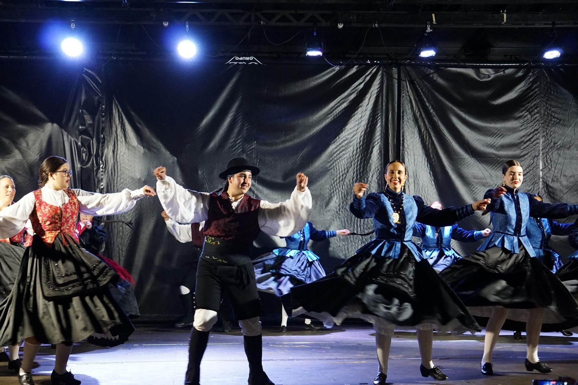 Noite de baile e premios da Carballeira en Cercio
