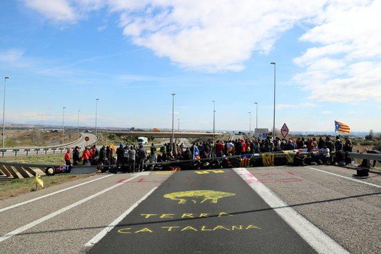 Mobilització del CDR de Manresa per participar en talls de carretera