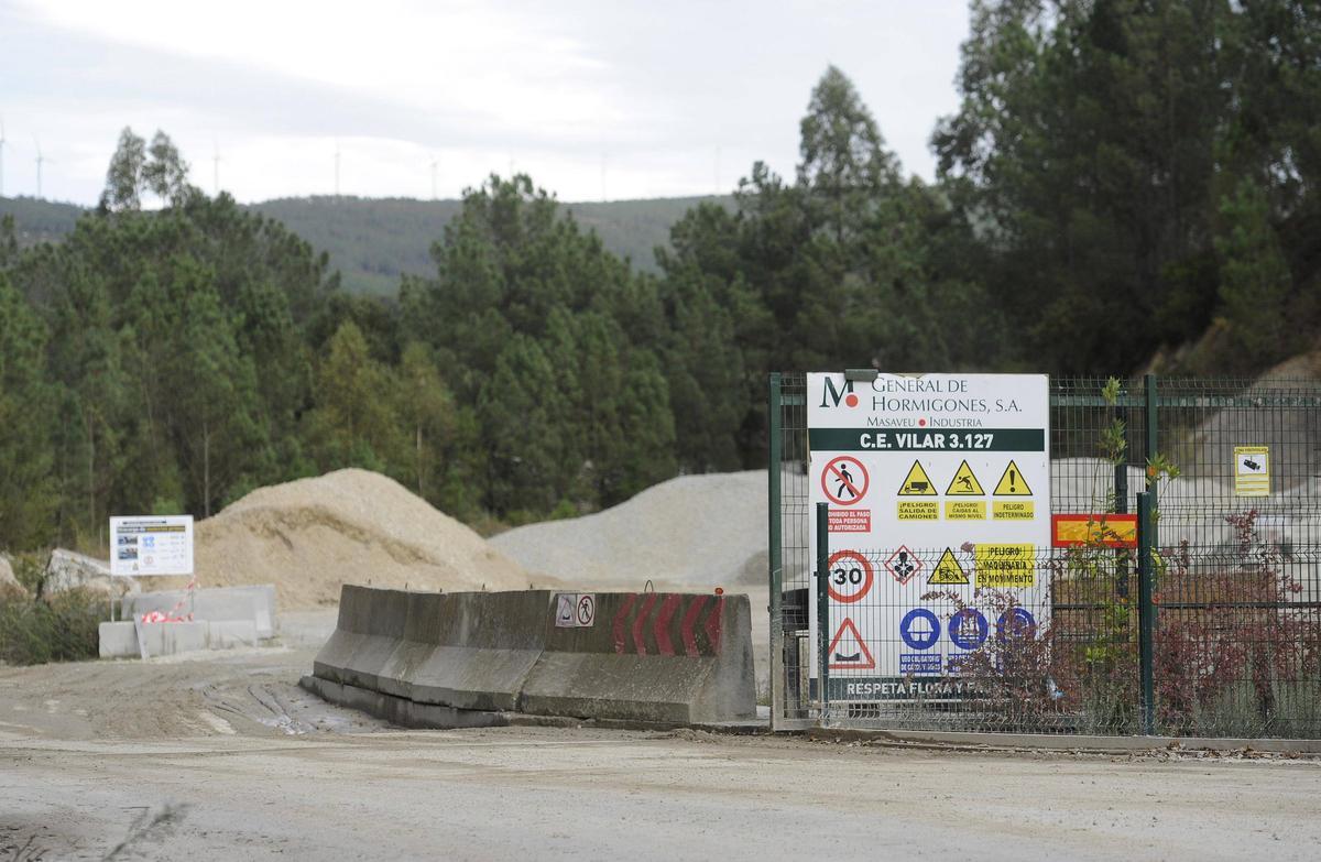 Instalaciones de la cantera de General de Hormigones en Vilar.