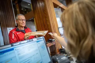 Correos, garantía del derecho al voto