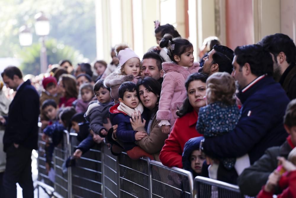 Los Reyes Magos llegan a Murcia repartiendo Roscón