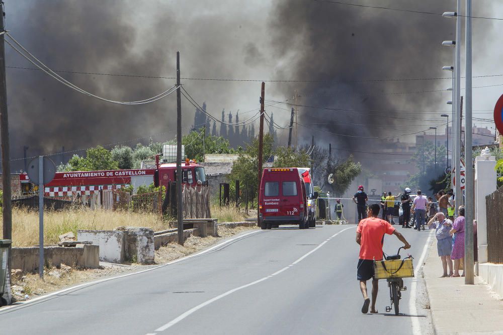 Incendio junto al cementerio de Castelló