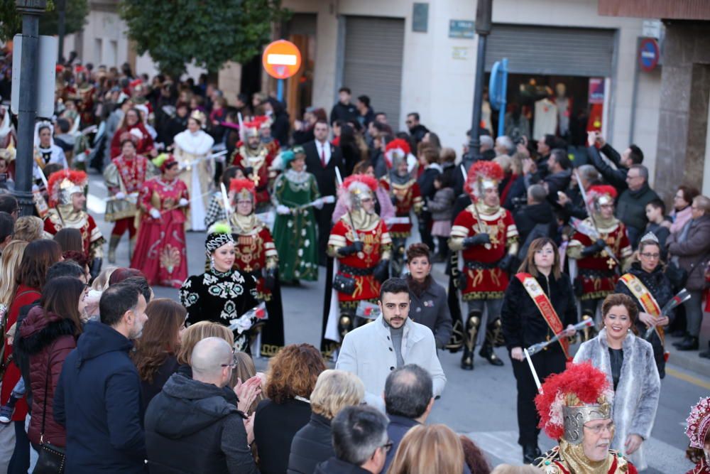 desfile de la comparsa Alagoneses de Sax