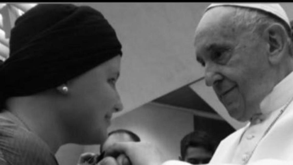 Marta Fernández Serrano, con el Papa Francisco, en una imagen reciente.