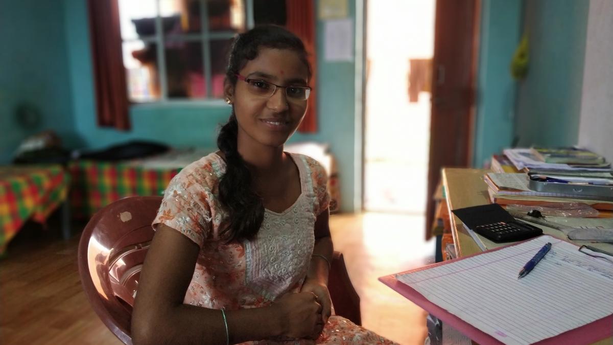 Unos 500 estudiantes de la zona rural del municipio indio de Mundgod podrán beneficiarse del equipamiento y el material escolar que consiga Estrella de la Mañana gracias a su campaña.